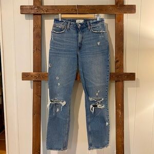 ABERCROMBIE- High Rise Mom Jean (Curve Love)- 28T